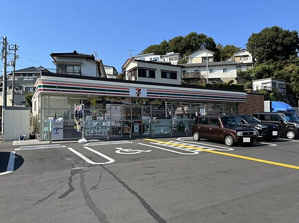 セブンイレブン 高知福井町店約362m／5分