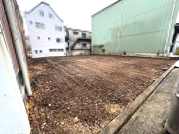 【前面道路含む現地写真】