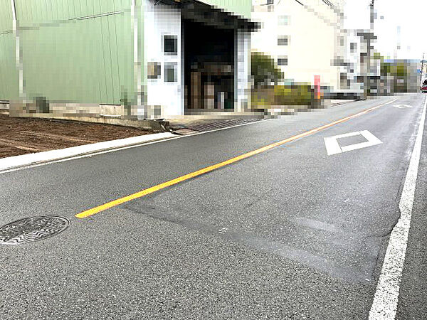 【前面道路含む現地写真】