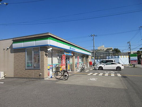 ファミリーマート 高知旭天神町店約432m／6分
