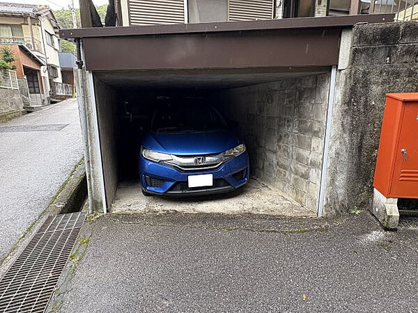 【駐車場】