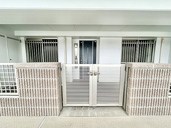 【その他】玄関前アプローチ