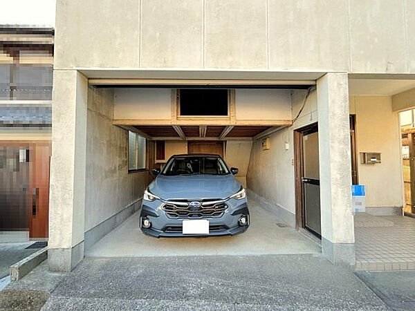 【駐車場】