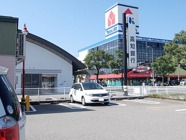 高知銀行薊野支店約917m／12分