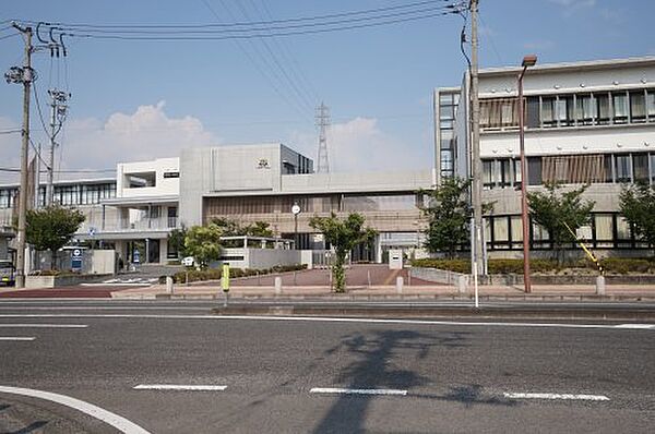 【中学校】松山市立余土中学校まで643ｍ