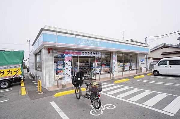 【コンビニエンスストア】ローソン　松山サクラメント通り店まで664ｍ