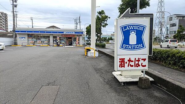 【コンビニエンスストア】ローソン　松山南江戸店まで682ｍ