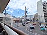 その他：バルコニーからは解放感のある街並みが広がります。青空を見渡せ、心地よい風を感じられる眺望です。