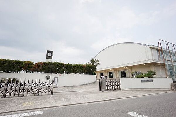 【中学校】松山市立久米中学校まで2261ｍ