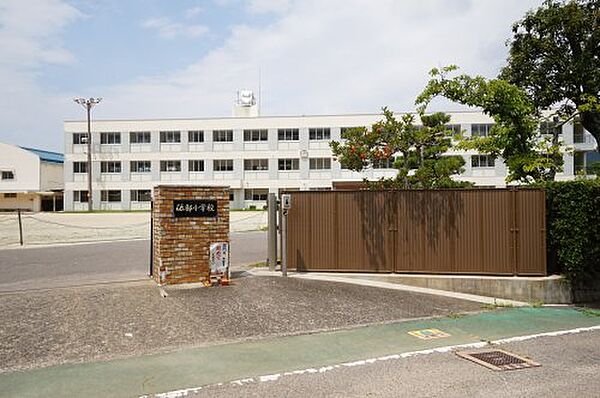 【小学校】砥部町立砥部小学校まで1187ｍ