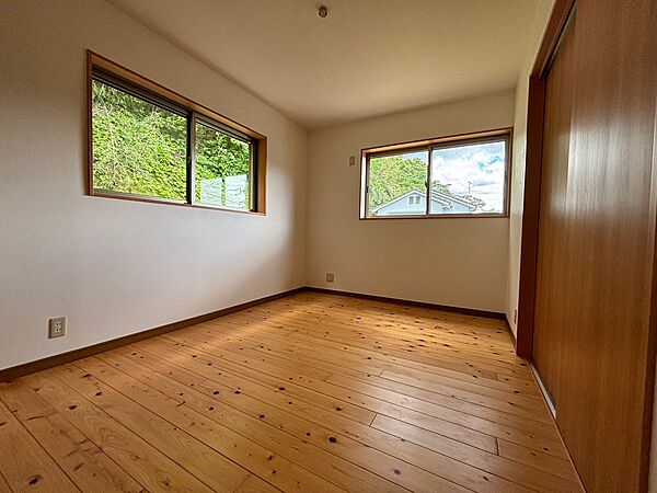 二面採光でお部屋に光が入ります。