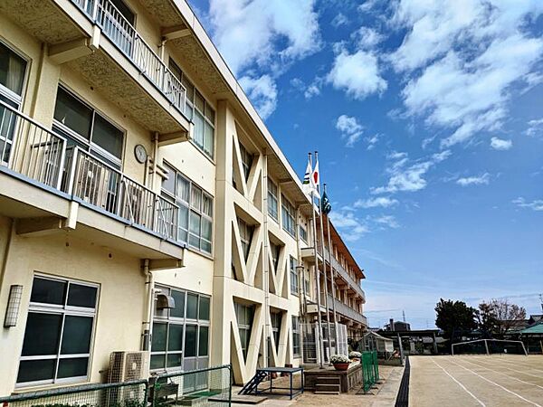 【小学校】今治市立日高小学校まで1244ｍ