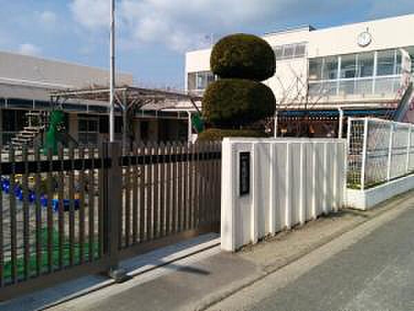 古城幼稚園　車2分