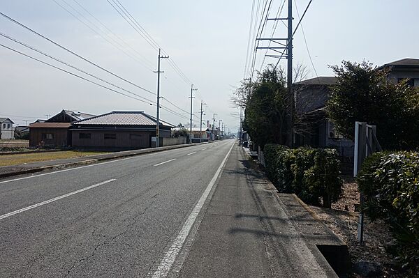 視認性も良く店舗用地も検討可能です。