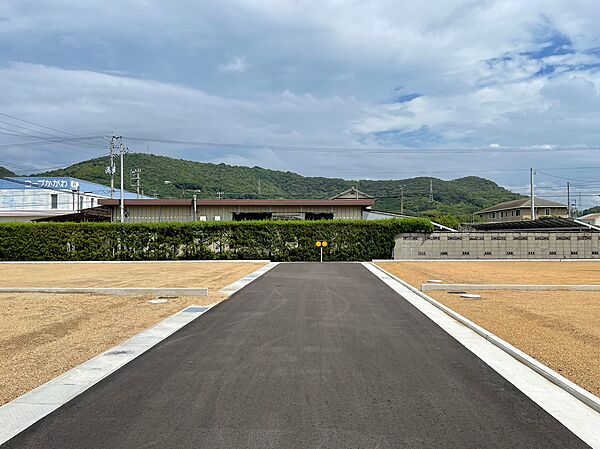 前面道路：私道5.0ｍ（南側）