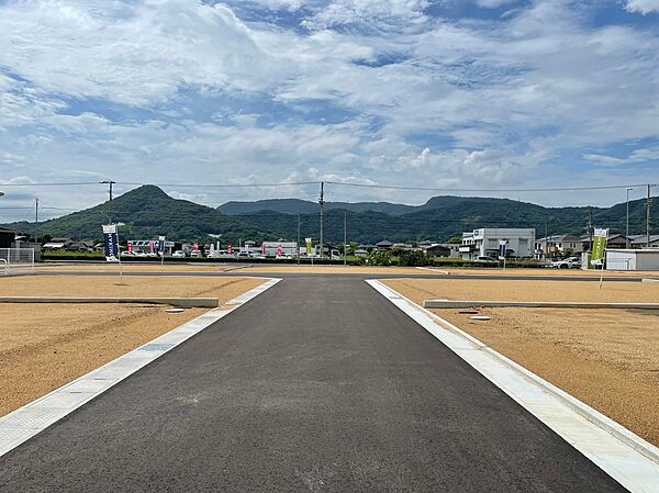 前面道路：私道5.0ｍ（南側）