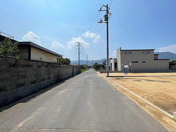 前面道路：公道約5.3ｍ（南側）