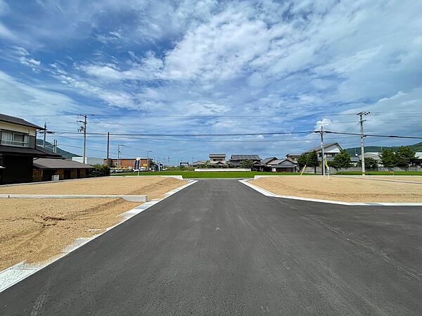 前面道路：私道6.0ｍ（東側）