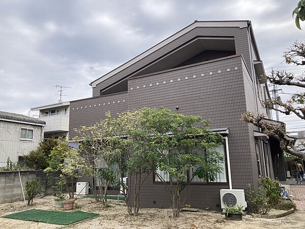 庭側からの写真です。