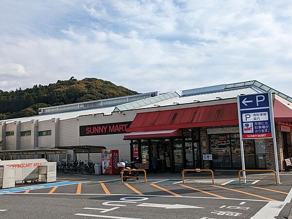 サニーマート 土佐道路東店まで徒歩6分