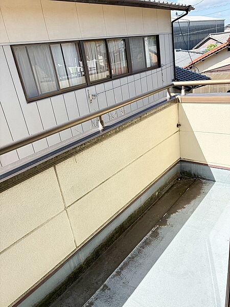 陽当たりの良いバルコニーです。