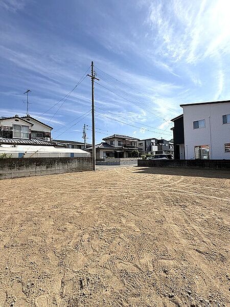 【建築条件なし】約71坪の土地で平屋建築可能♪スーパー・ドラッグストア徒歩圏内♪