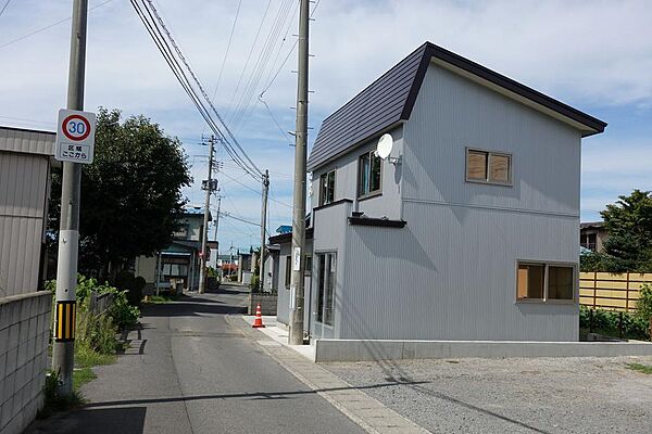 detached 青森県黒石市大字浜町42-6
地図を見る
