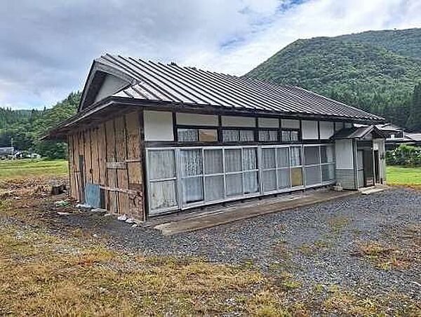 detached 岩手県花巻市鉛字中野
地図を見る