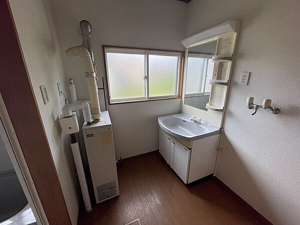 detached 秋田県雄勝郡羽後町西馬音内字川原田
地図を見る
