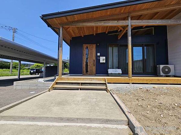 detached 秋田県男鹿市脇本脇本字曲田
地図を見る