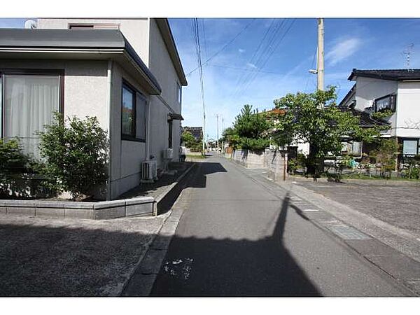 detached 秋田県にかほ市象潟町二の丸23-2
地図を見る