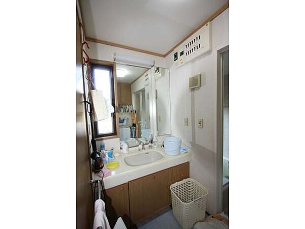 detached 秋田県にかほ市象潟町二の丸23-2
地図を見る