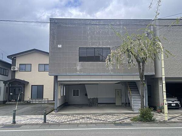 detached 秋田県湯沢市前森二丁目1-39
地図を見る