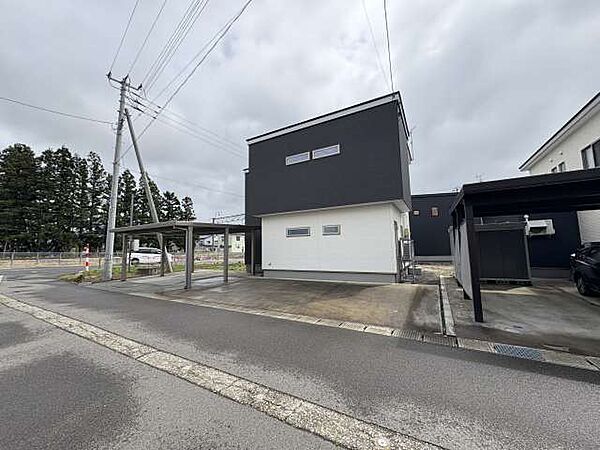 detached 秋田県横手市十文字町腕越字西原99-38
地図を見る