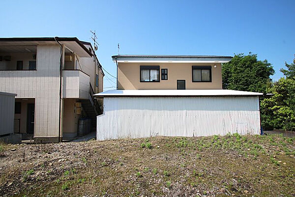 敷地の中心から南側を撮影。