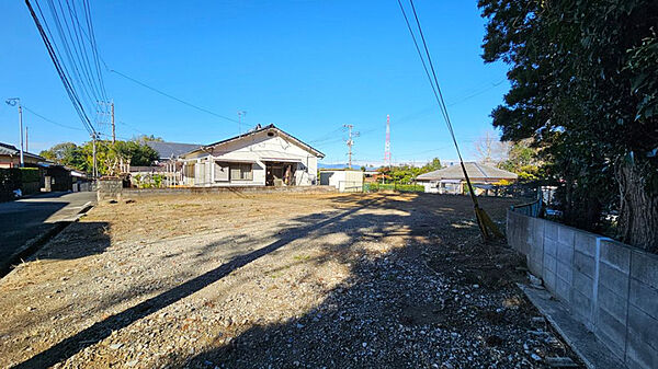 市街化調整区域内ですが、地元以外の方でも専用住宅の建設が可能です。