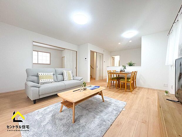 LDK 日当たり良好なLDK空間。畳数以上に広く感じるLDKとなっております。