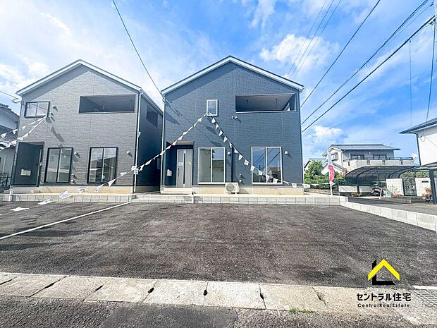 1号棟　外観　利便性の良い立地。落ち着いた住宅街の一角にあります。公園のお散歩でも優雅な時間を過ごすことができる街です。