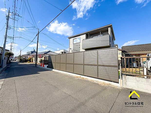 外観 利便性の良い立地。落ち着いた住宅街の一角にあります。公園のお散歩でも優雅な時間を過ごすことができる街です。