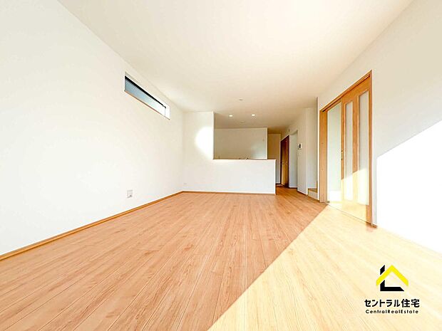 LDK ダイニング・リビングと家具の配置のしやすい形状・広さです。家具の配置を考えられた間取りとなっております。