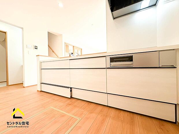 LDK キッチン近くに水回りがあり、家事同線も楽々♪