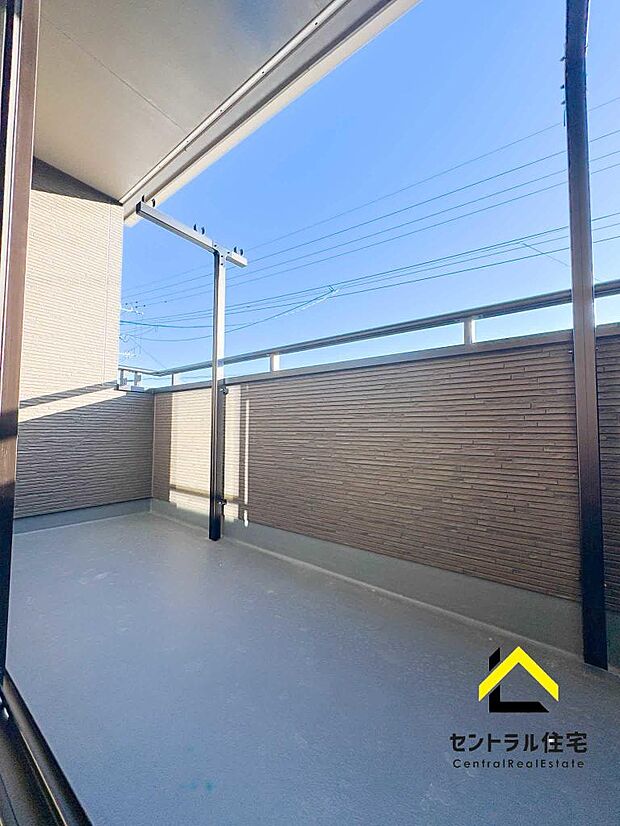 バルコニー 南向きバルコニーです。