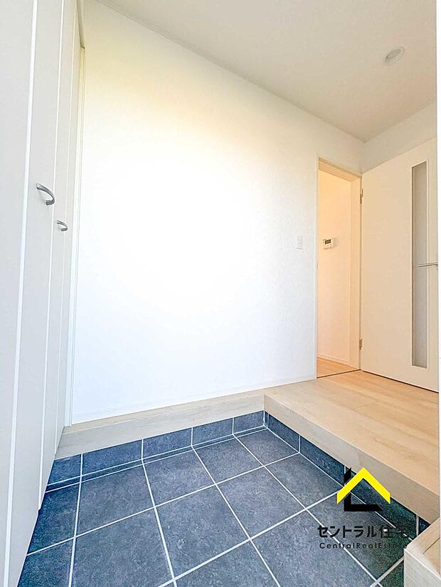 同規模・同仕様の玄関