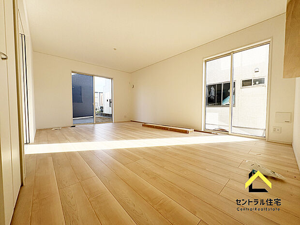 家族でゆったりくつろげる、17帖の広々LDK。