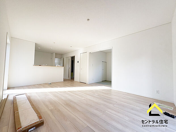 開放感と採光にこだわった17帖のLDKが魅力です