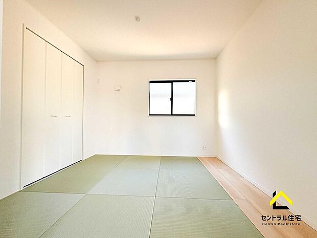 LDK横にある和室。家族でごろんとくつろげる空間です