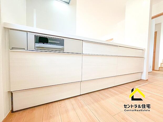 施工例　LDK　キッチン近くに水回りがあり、家事同線も楽々♪