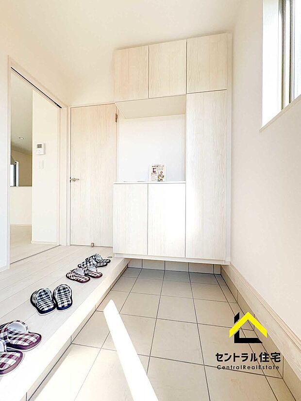 同規模・同仕様の玄関