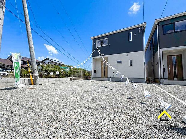1号棟 外観 利便性の良い立地。落ち着いた住宅街の一角にあります。公園のお散歩でも優雅な時間を過ごすことができる街です。