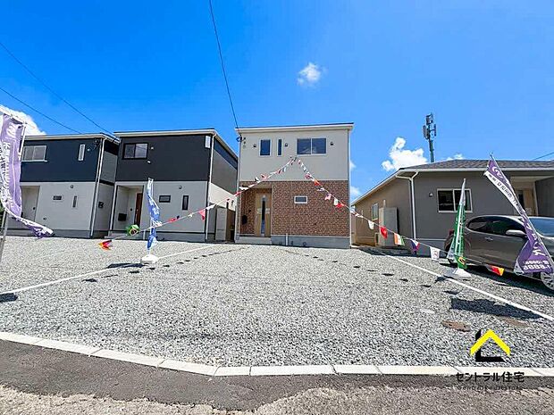 3号棟 外観 利便性の良い立地。落ち着いた住宅街の一角にあります。公園のお散歩でも優雅な時間を過ごすことができる街です。